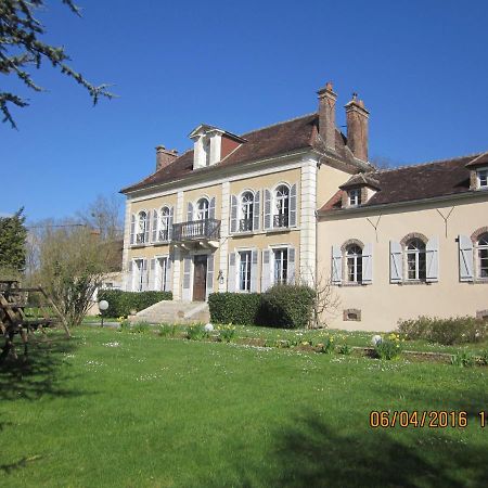 Bed and Breakfast Domaine De Sainte Anne Venoy Exterior foto